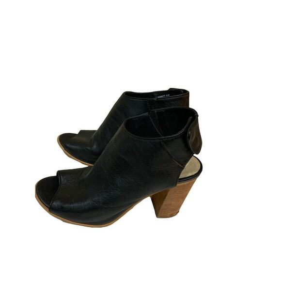 Steve Madden Sandal Women Size 5.5 Nonstop Black Leather Wrap Snap Open Peep Toe - Picture 1 of 12